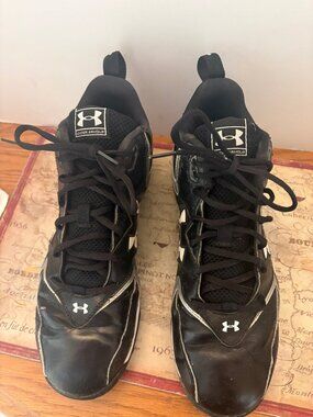 Under Armour Hammer Football Cleats - Size 11 - Like New